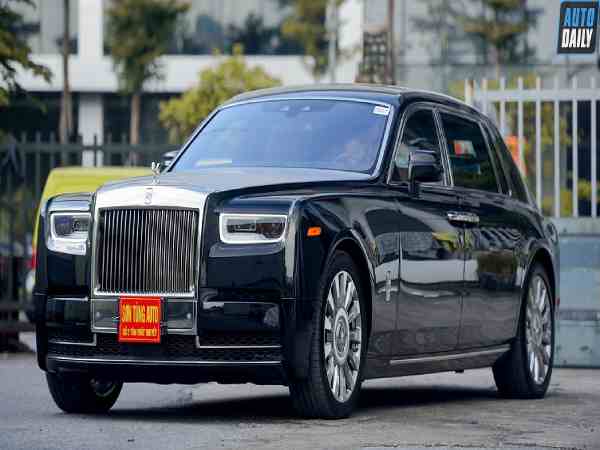 Rolls-Royce Phantom VIII – 70 tỷ đồng