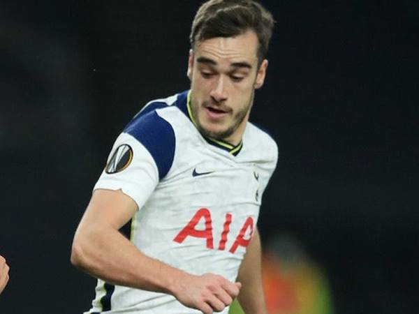 Tiền vệ Harry Winks