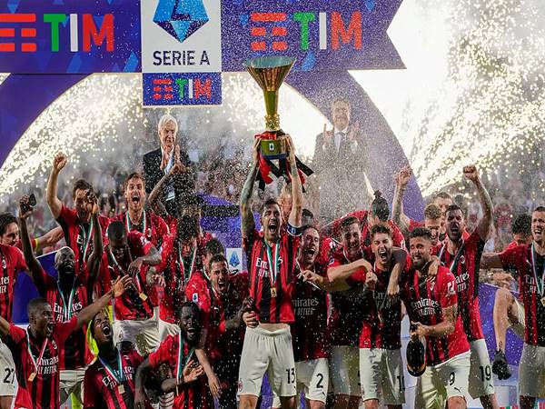 Câu lạc bộ AC Milan: Huyền thoại đỏ đen của bóng đá Ý