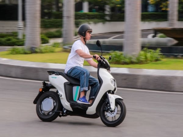 So sánh đánh giá Xe máy điện Yamaha Neo's