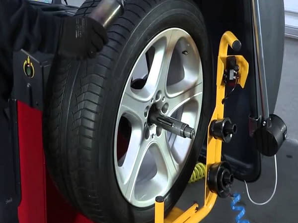 Cân bằng lốp ô tô là gì?