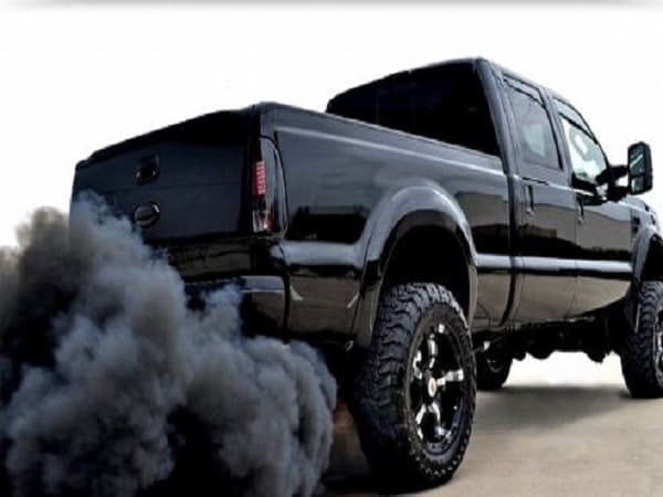 Cách xử lý khi động cơ xe ô tô bốc khói đen