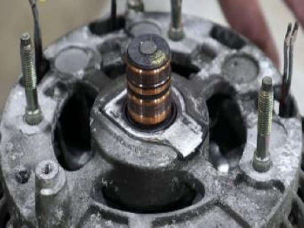 máy phát điện ô tô là gì