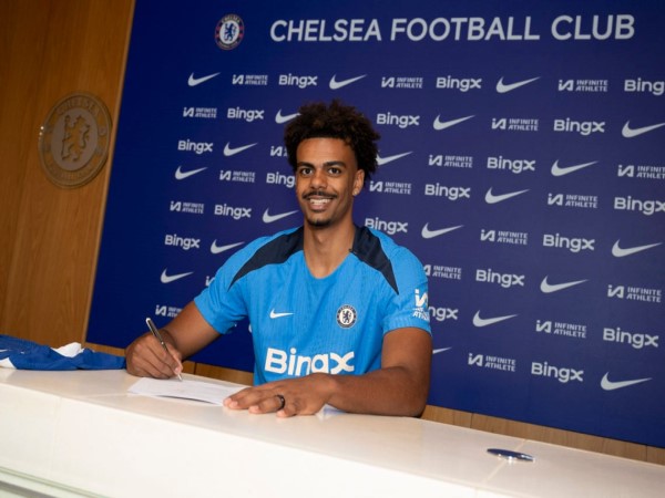 Tình hình tại Chelsea và quyết định của Veiga