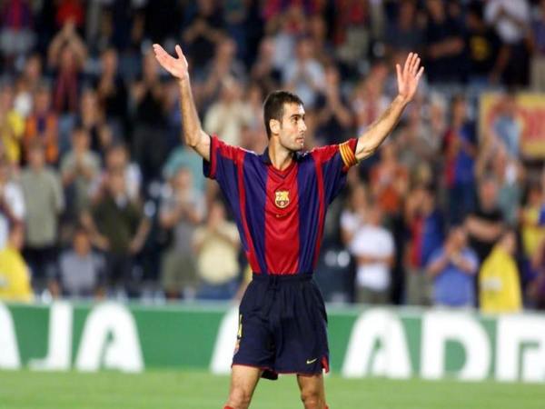 Điểm danh đội hình tiền vệ Barca qua các thế hệ vàng
