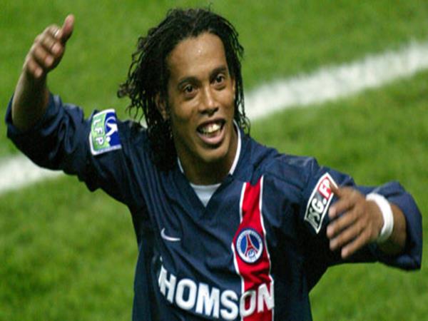 Số áo Ronaldinho ở ĐTQG