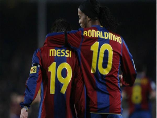 Tìm hiểu dấu ấn số áo của Ronaldinho trong sự nghiệp