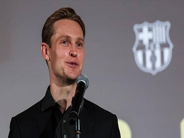 Tin Barcelona: De Jong gia hạn hợp đồng với CLB