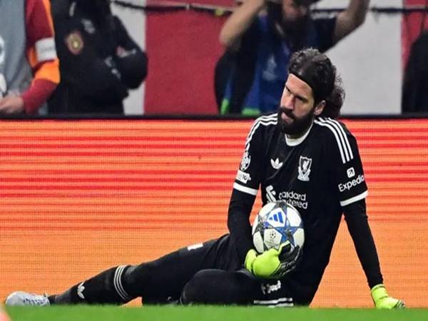Tin Liverpool: Alisson liên tục chấn thương gân khoeo
