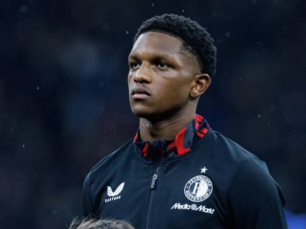 Tin Liverpool: Cuộc chiến giành Givairo Read với Bayern