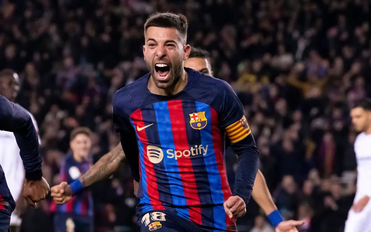 Hậu vệ Barca hay nhất thời hiện đại và dấu ấn đặc biệt